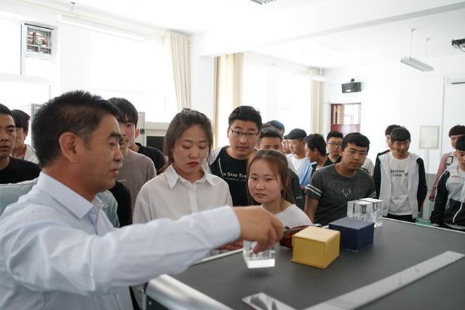 http://old.jqgmzz.cn/UploadFiles/xydt/2019/6/201906041306555506.jpg